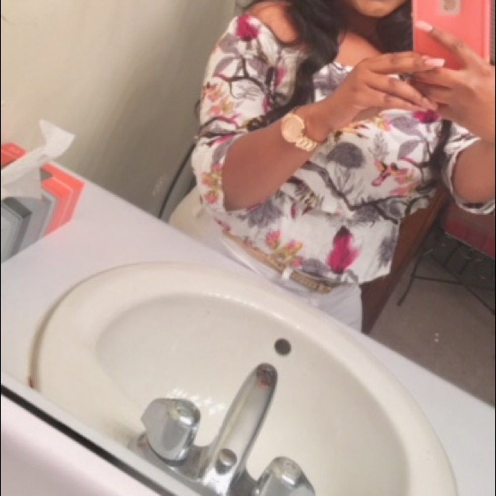 Floral crop shirt